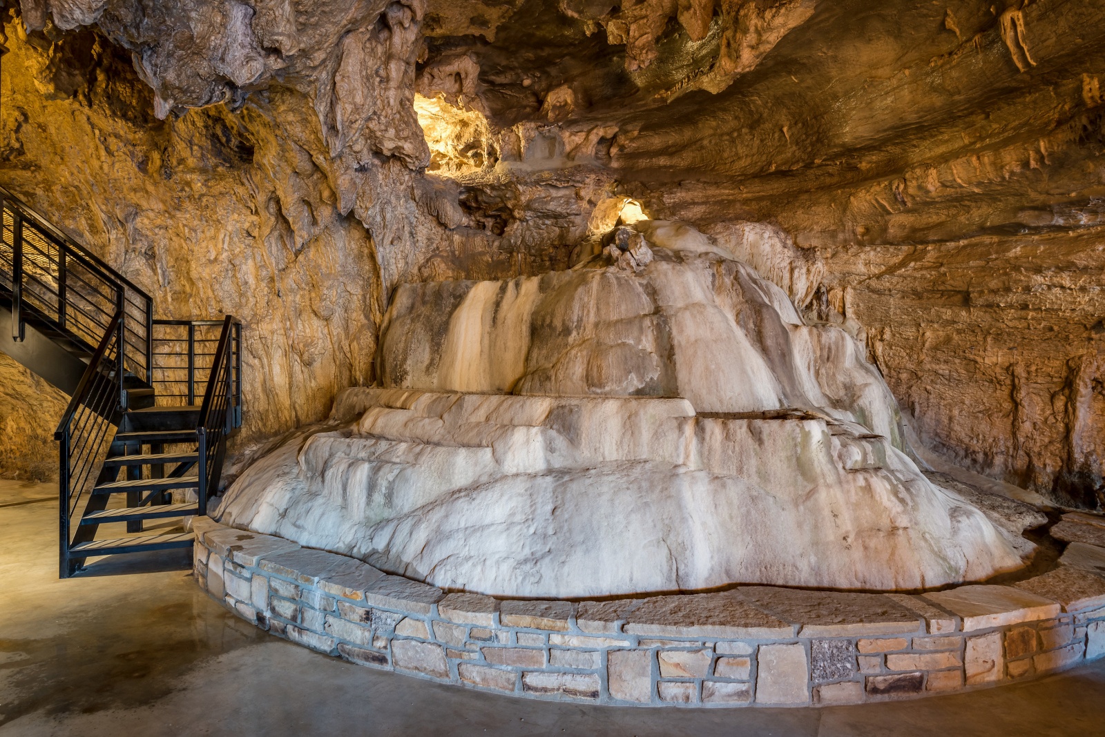 Beckham Creek Cave Lodge The World’s Most Luxurious Cave